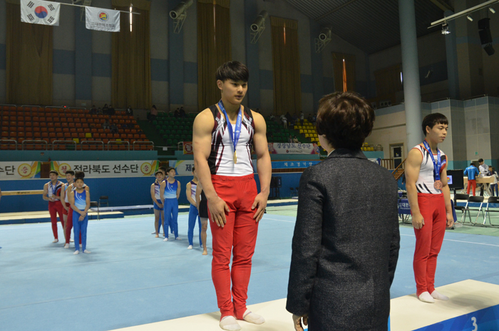 ec3088ede49441246cf6cb1a5ff76e2c2234170.jpg